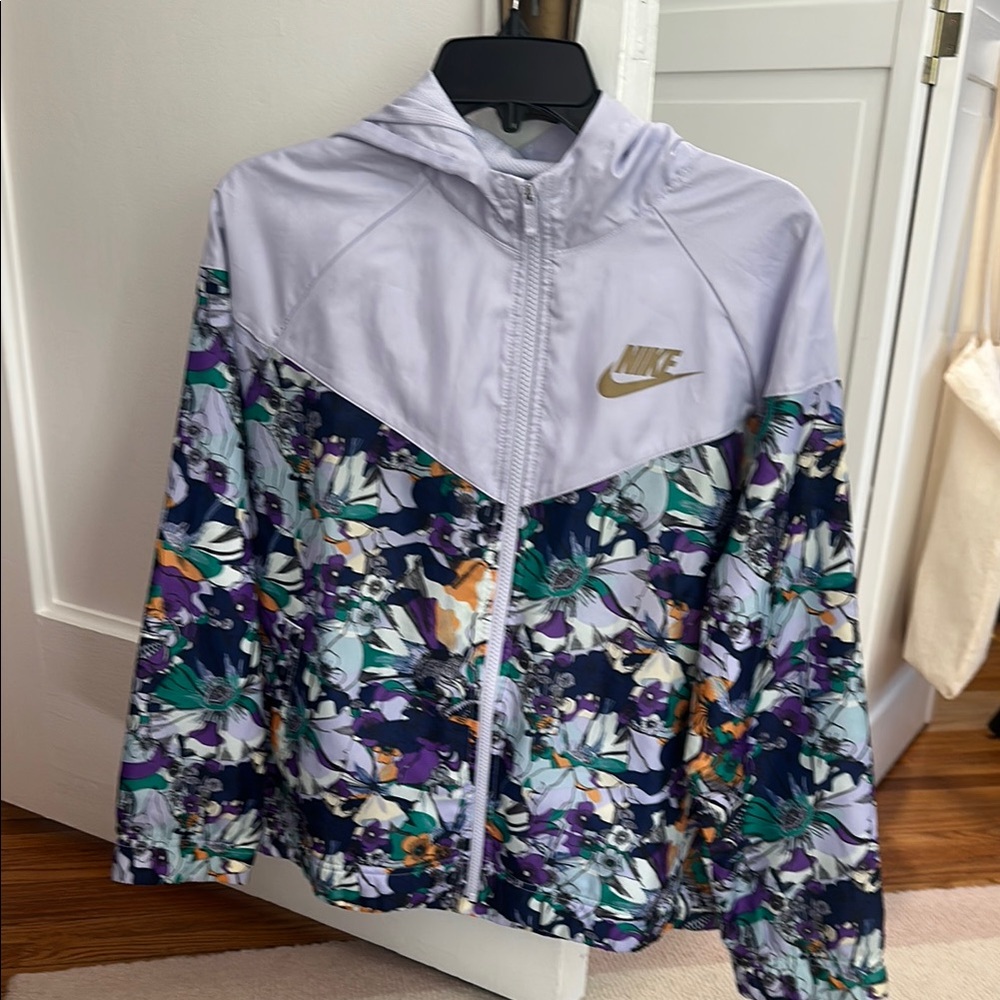 Nike White Jacket with Vibrant Floral Design for TWEEN TEEN